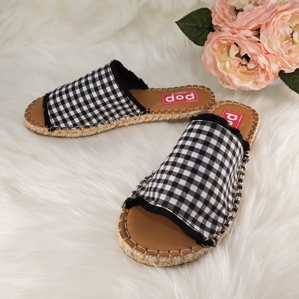 NWOT POP COMFORT FIT INDO FLAT SLIDES SIZE 6.5M